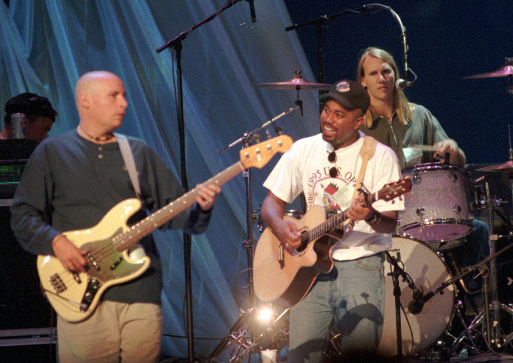 Hootie & the Blowfish, "Cracked Rear View"